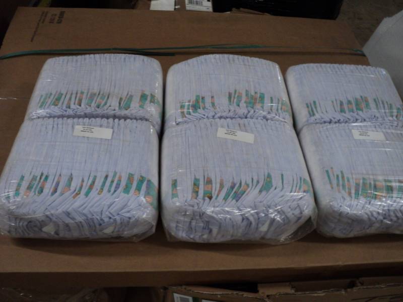 lot 223 image: Lot of 150 Size Medium 12 -24 lb. D...