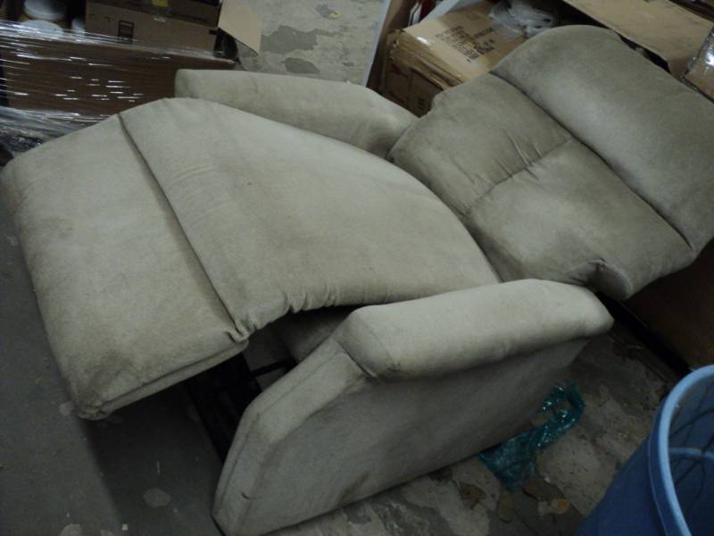 lot 224 image: Recliner Chair...