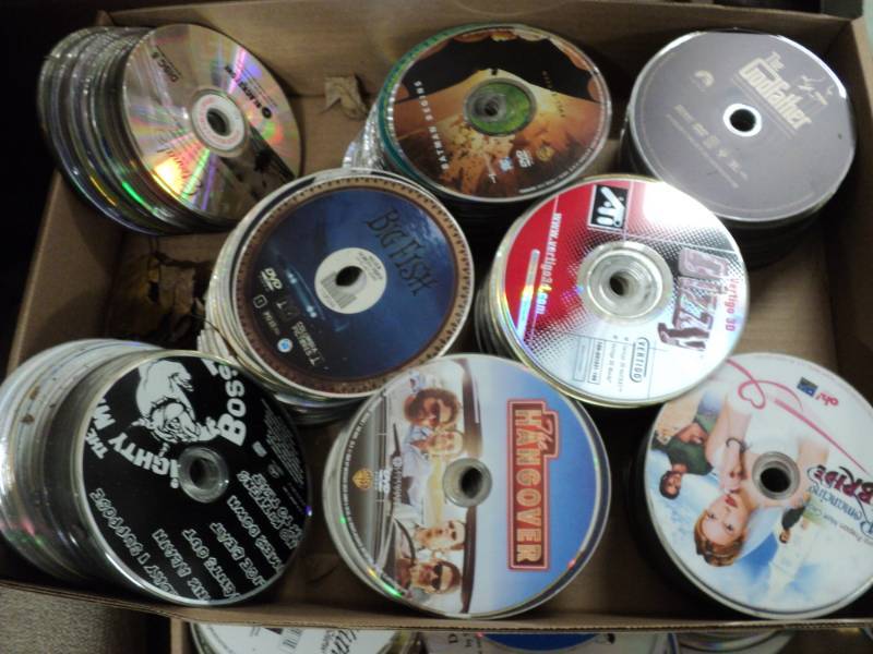 lot 231 image: Lot of 250 or so CDs, DVDs, and rec...