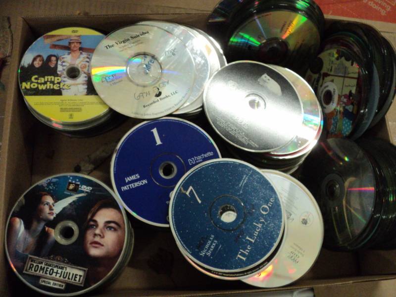 lot 233 image: Lot of 250 or so CDs, DVDs, and rec...