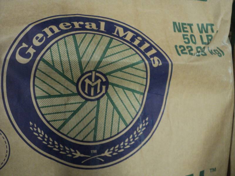 lot 242 image: General Mills Gold Medal Neapolitan...