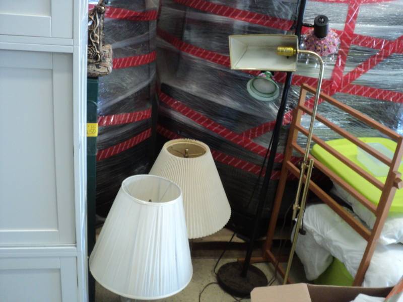 lot 252 image: 2 Floor Lamps and 2 Tables Lamps...
