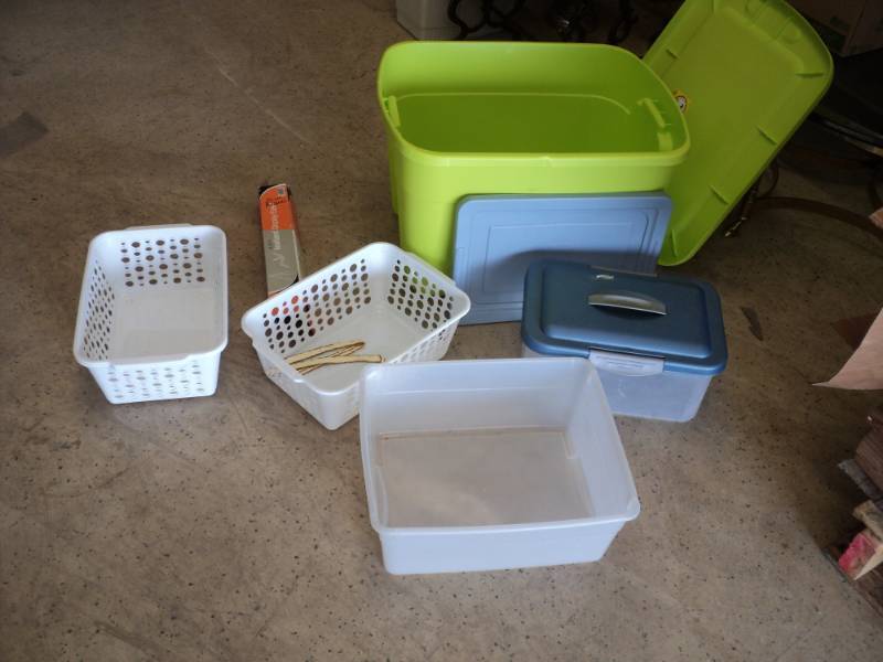 lot 260 image: Storage Container and Quartet Insta...