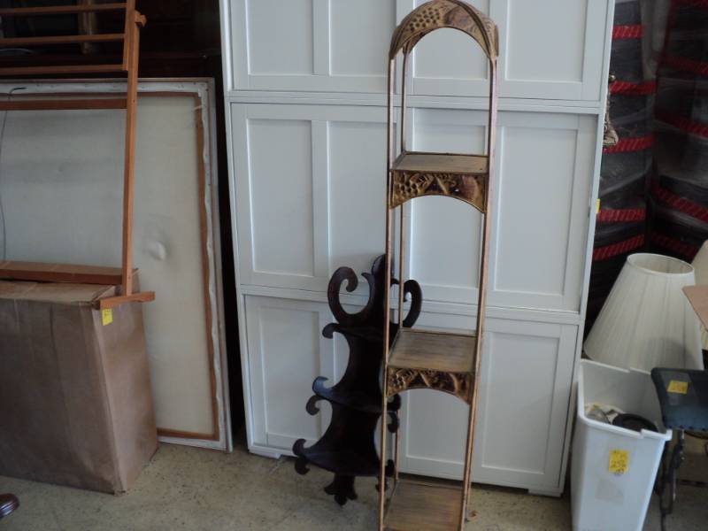 lot 261 image: 60 Tall 9 square Metal Display Pi...