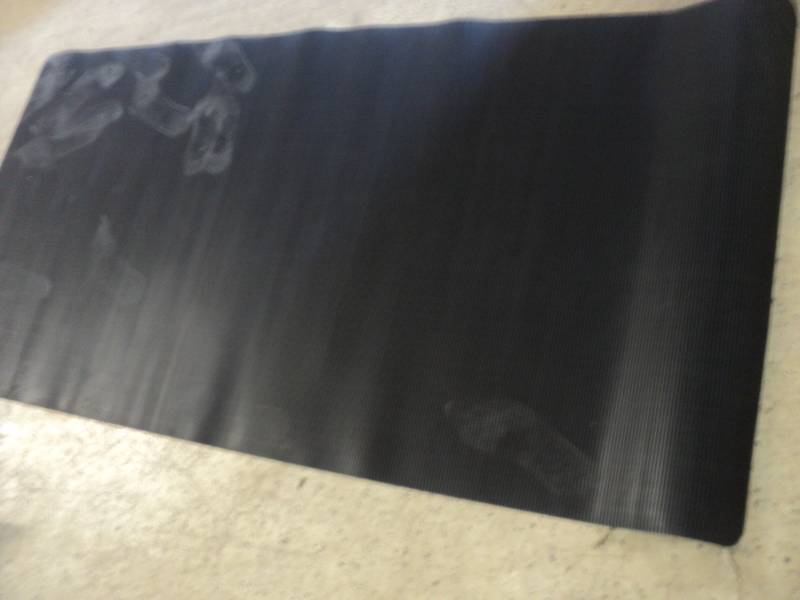 lot 279 image: 36 x 72 Rubber Rug...