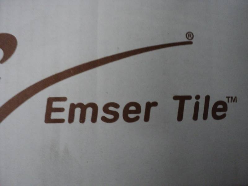 lot 281 image: Emser Tile- case of 6 x 6 White t...