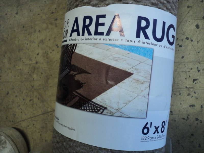 lot 292 image: IndoorOutdoor Area Rug 6 ft x 8 ft...