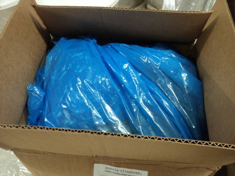lot 304 image: 1 - 20 lb. box of Purely Elizabeth ...