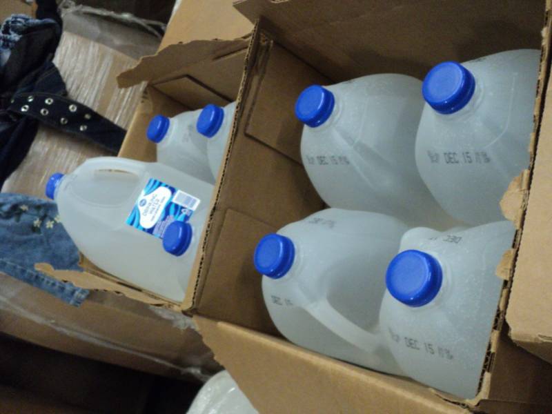 lot 311 image: 8 Gallons Kroger Drinking Water 4 p...