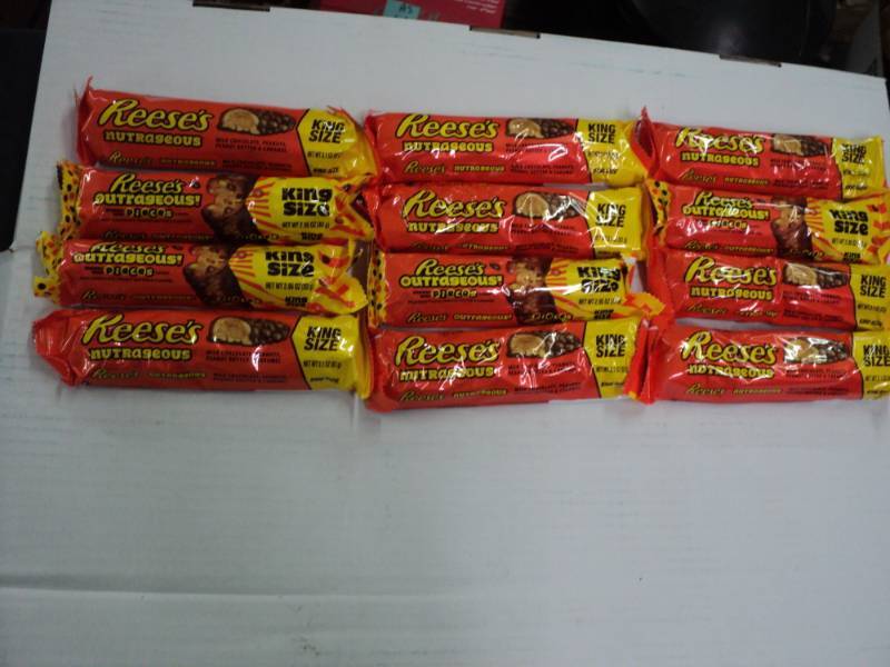 lot 389 image: 12 Reeses Nutrageous Bars...