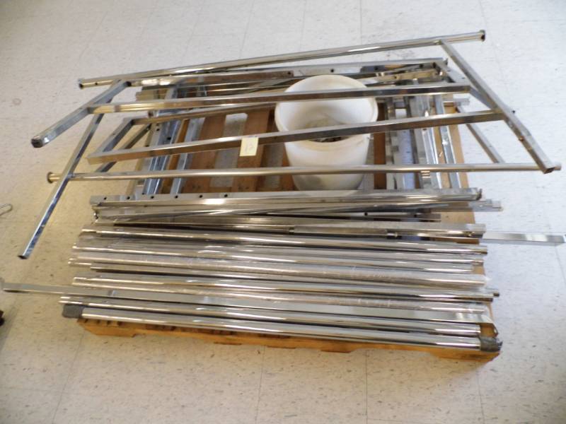 lot 12 image: Pallet of Straight Clothing Racks