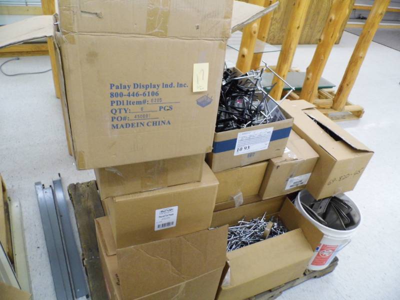 lot 17 image: Pallet of Assorted Hooks