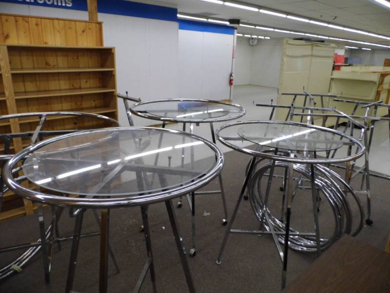 lot 36 image: Lot of 11 Round Clothing Racks