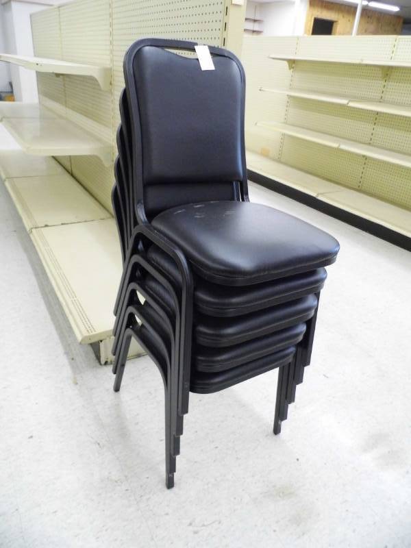 lot 71 image: Lot of 5 Chairs