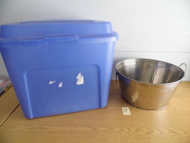 Tote - Metal Bucket