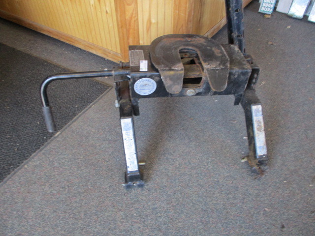 Fifth wheel hitch