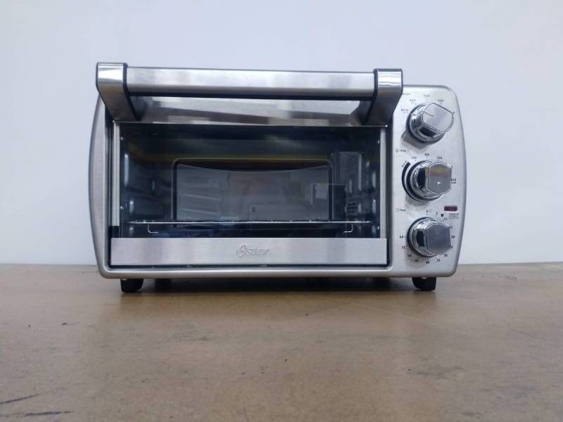 lot 3 image: Oster TSSTTVF817 6-Slice Convecton Toaster Oven