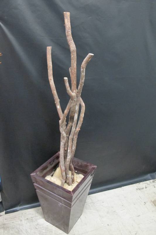 lot 127 image: Decorative Black Metal IndoorOutdoor Pot with Real Wood Tree Branches - Slight Dents