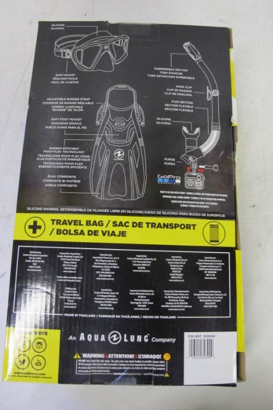 lot 30 image: U.S. Divers Adult Silicone Snorkeling Set - SmallMedium