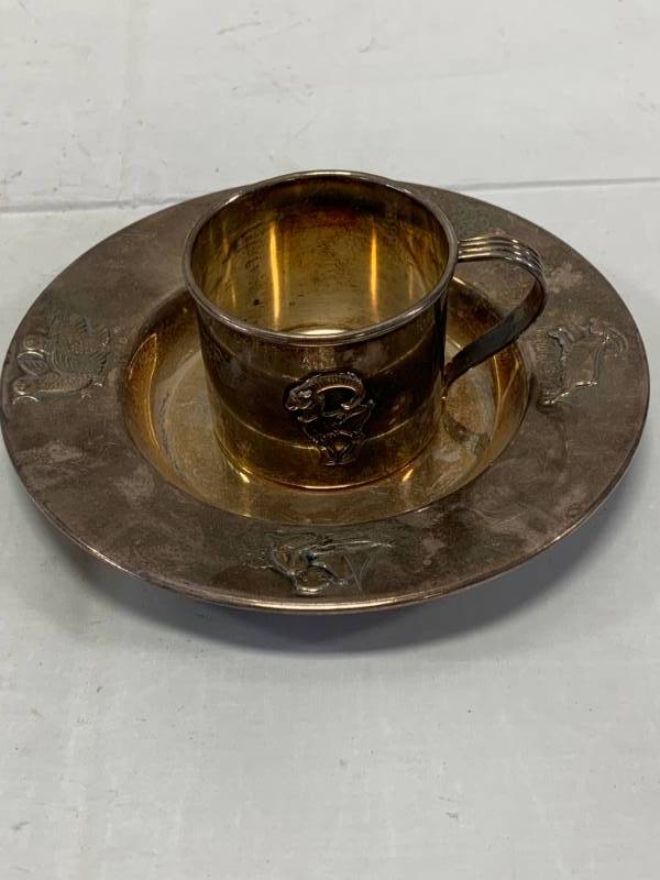 lot 16 image: Vintage Childrens Cup & Saucer