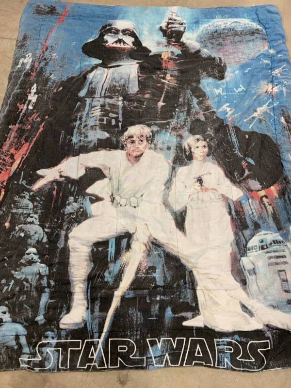 lot 30 image: Vintage Star Wars Comforter