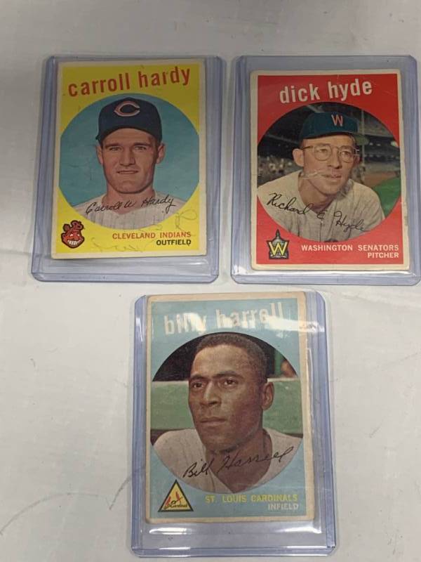 lot 42 image: Old 1950s Baseball Cards