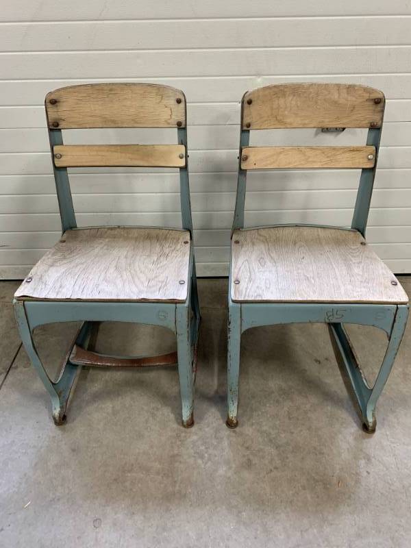 lot 59 image: Vintage Audubon Minnesota School Chairs