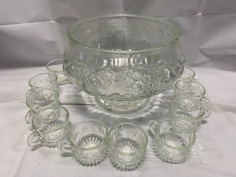 lot 66 image: Vintage Punch Bowl with 12 Cups