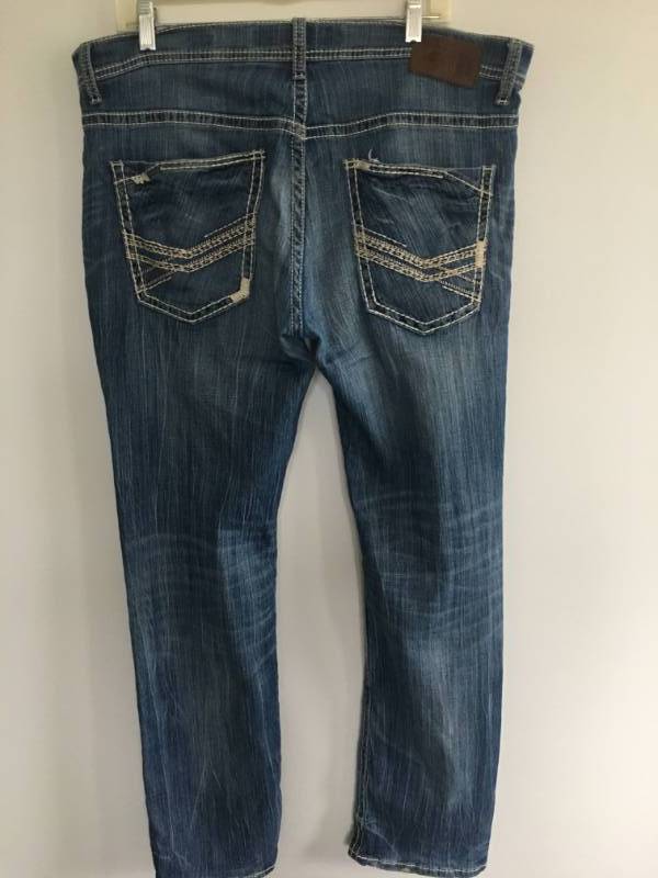 lot 29 image: BKE Jeans Mens 36R