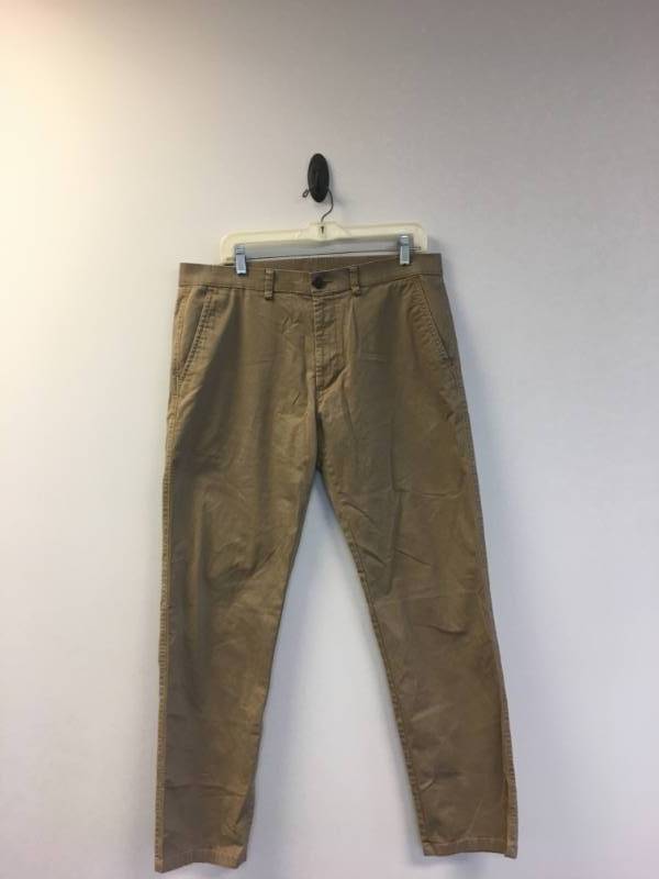 lot 30 image: Dockers Chino Mens 36x32