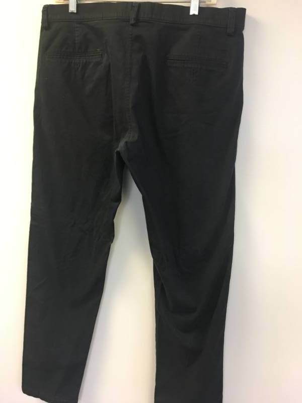 lot 36 image: Hagger H26 Mens Khakis Black 36x32