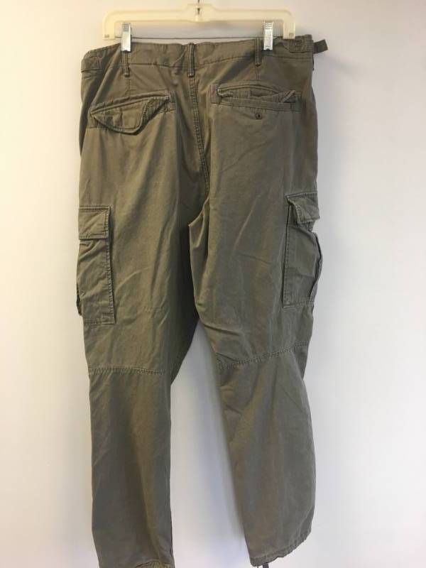 lot 37 image: H&M Cargo Pants Green Mens 36