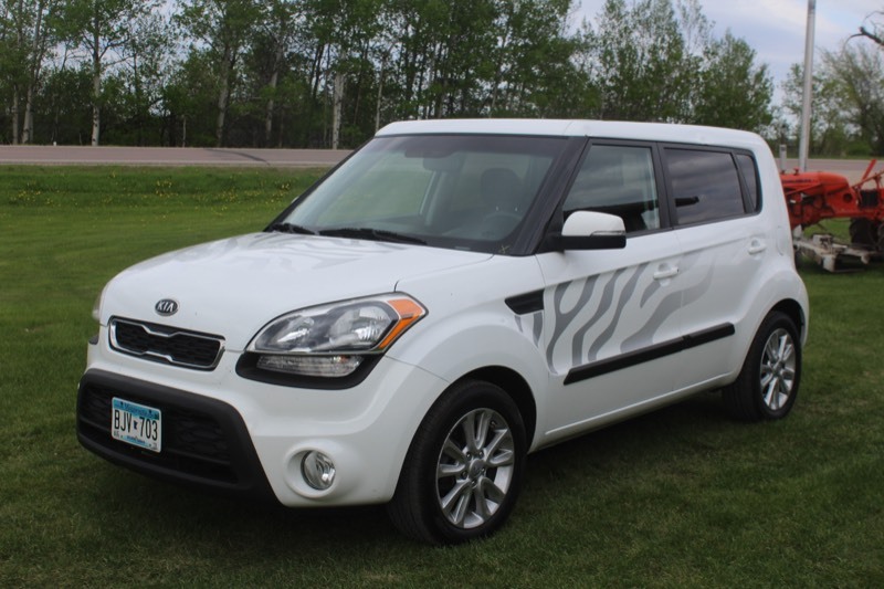 lot 3735 image: 2012 Kia Soul - 69,936 Miles -