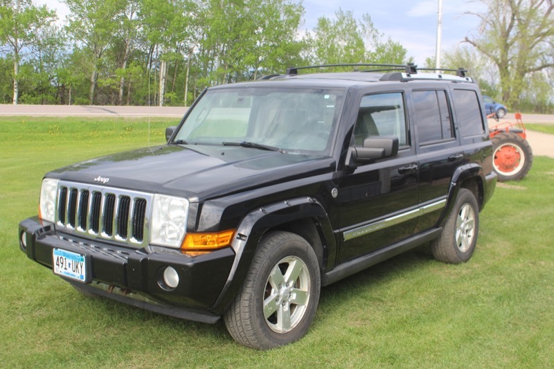 lot 3739 image: 2006 Jeep Commander Limited 4x4