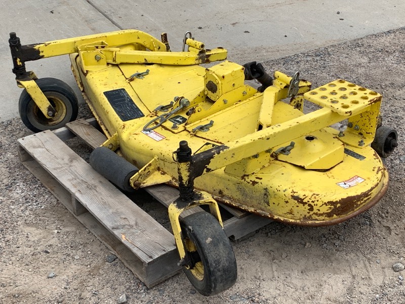 lot 4 image: John Deere 60 Mower Deck
