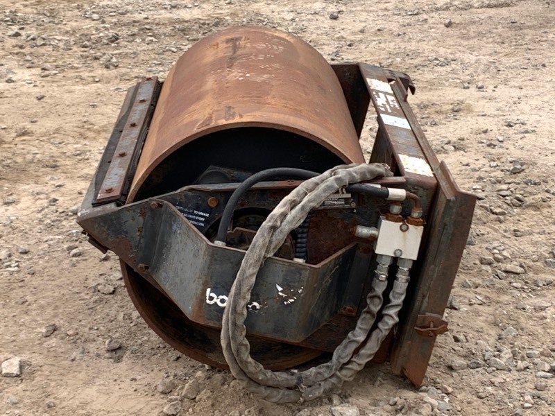 lot 8 image: Bobcat Vibratory Roller Skid-Loader Attachment
