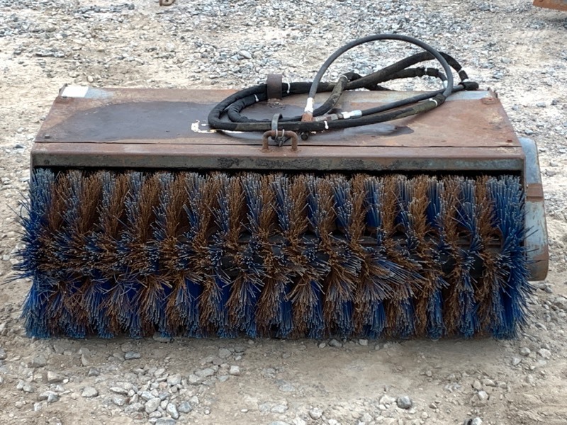 lot 9 image: Bobcat Bucket Sweeper