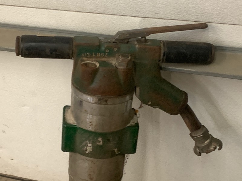 lot 24 image: Sullair Commercial Jackhammer