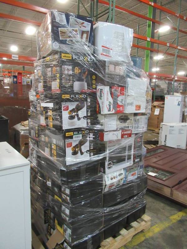 lot 8 image: WHOLESALE MIXED PALLET OF RETURNS - SMALL HOUSEWARES, TOOLS, LIGHTING AND MORE