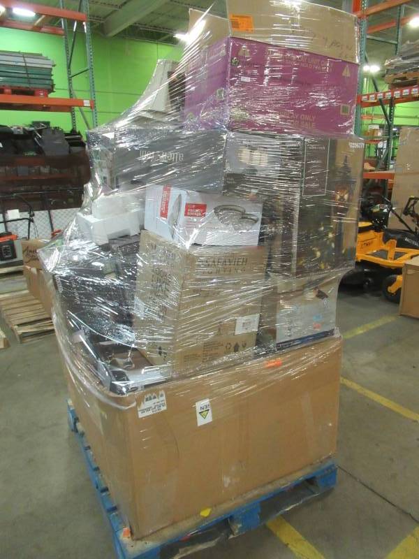 lot 16 image: WHOLESALE MIXED PALLET OF RETURNS - LIGHTING