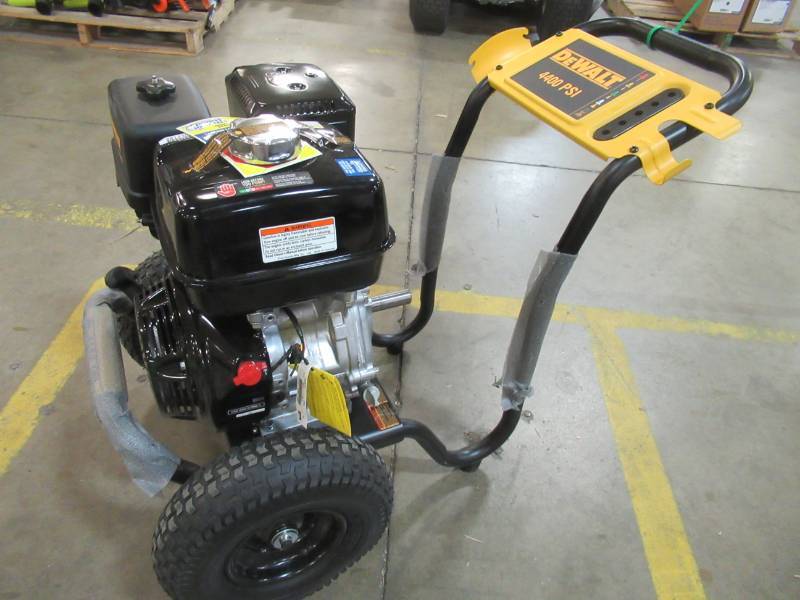 lot 4 image: Dewalt 4400 PSI at 4.0 GPM Gas Pressure Washer Powered by Honda - Missing Triplex Pump, Nozzels, Hose and Gun, DXPW4440