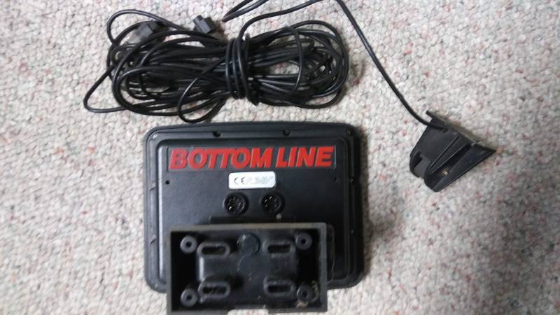 lot 5 image: Bottomline 320 Max Fish Finder and Speedometer Cable