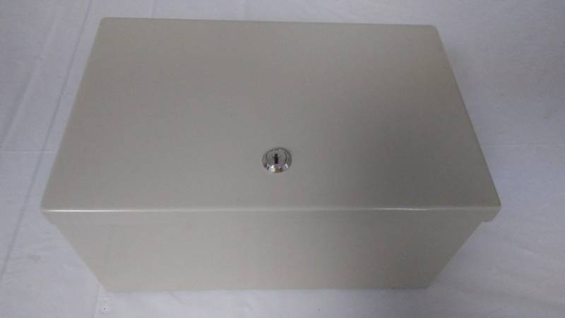 lot 12 image: Metal Fire Retardant Locking Cash BoxSafe