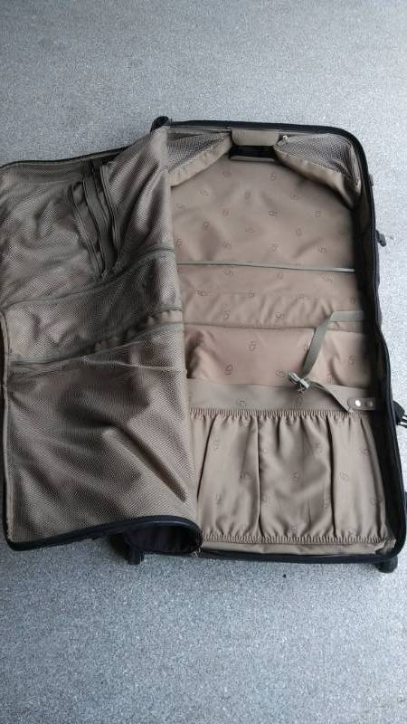 lot 23 image: Skyline Fold-able Travel Case with Wheels