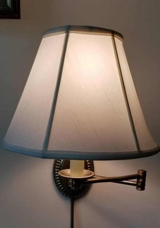 lot 42 image: Antiqued Brass Wall Mount Swing Arm Lamp
