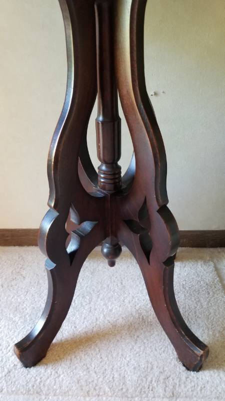 lot 15 image: Eastlake Side Table with Marble Top, 1 of 2
