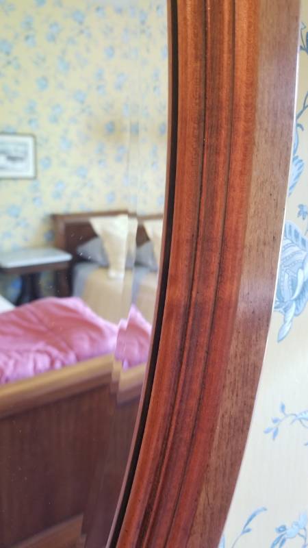 lot 21 image: Cherry Oval Mirror with Beveled Glass
