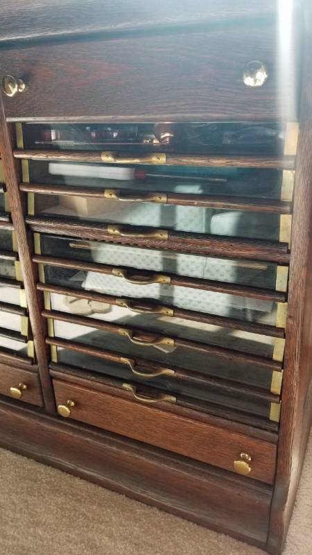 lot 3 image: Antique Double Spool Cabinet