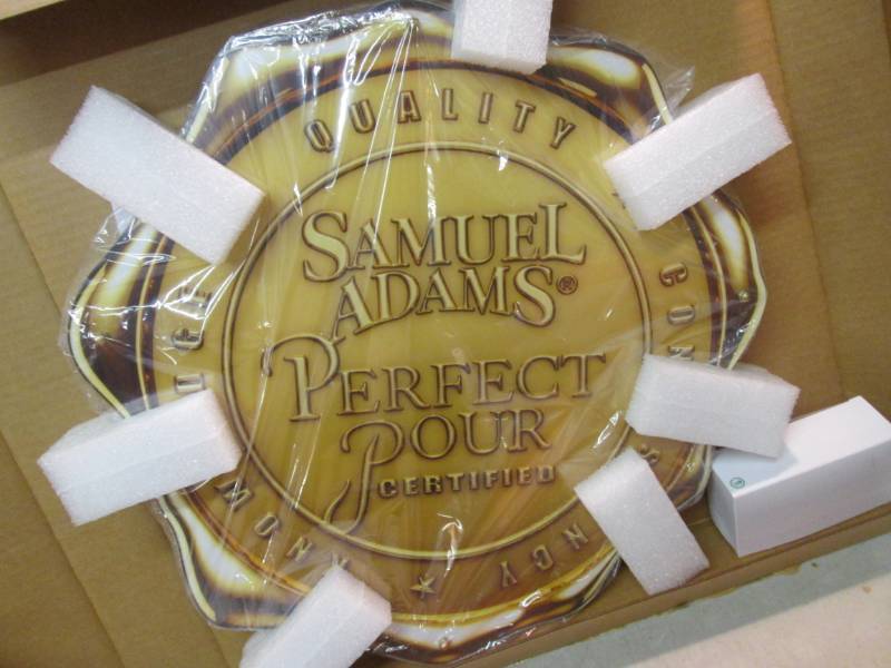 lot 9 image: Samual Adams Beer Light-Up Sign NEW...
