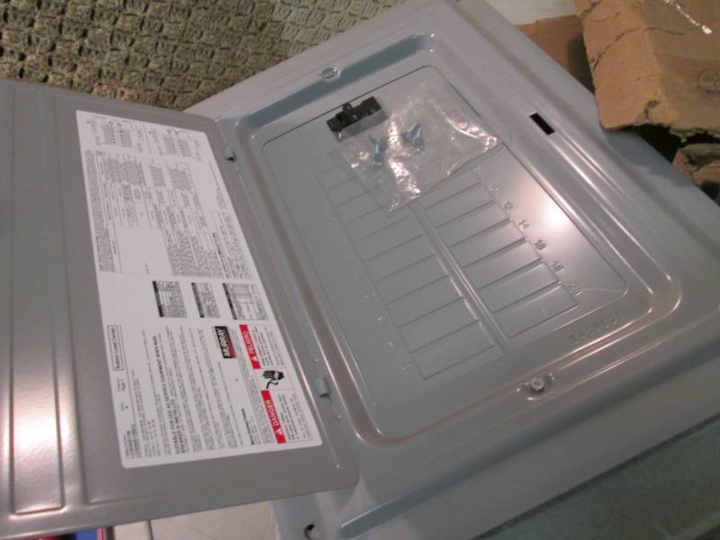 lot 23 image: Murray 100 AMP 20-Space 40-Circuit ...